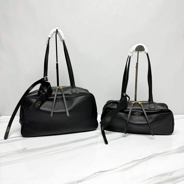 Picture of Balenciaga Handbags _SKUfw198288317fw
